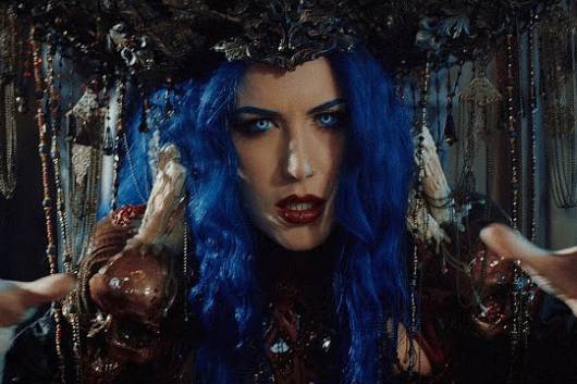 Powerwolfがアリッサ ホワイト グルーズと共演した Demons Are A Girl S Best Friend のmvを公開 News Burrn Online