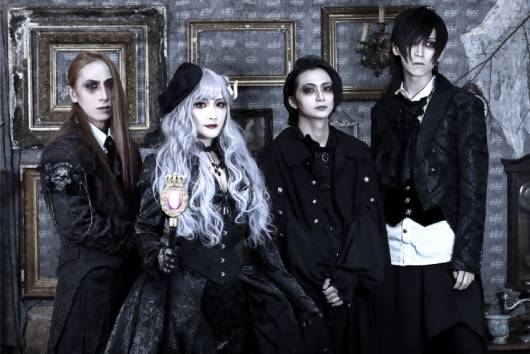 壮麗なサウンドで評判の女性Voシンフォニック・メタル・バンドANCIENT MYTHがDVD付きミニ・アルバム「Ambrosian  Blood」を12月15日にリリース！ | NEWS | BURRN! ONLINE