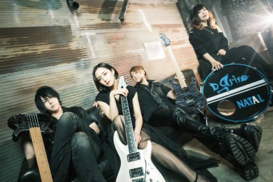 日本の男女混成バンドD_Driveが世界リリース第2弾アルバム「DYNAMOTIVE」を8月26日にリリース！