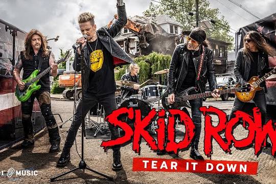 SKID ROWが10月発売の新作「THE GANG'S ALL HERE」から2ndシングル ”Tear It Down” のMVを公開！