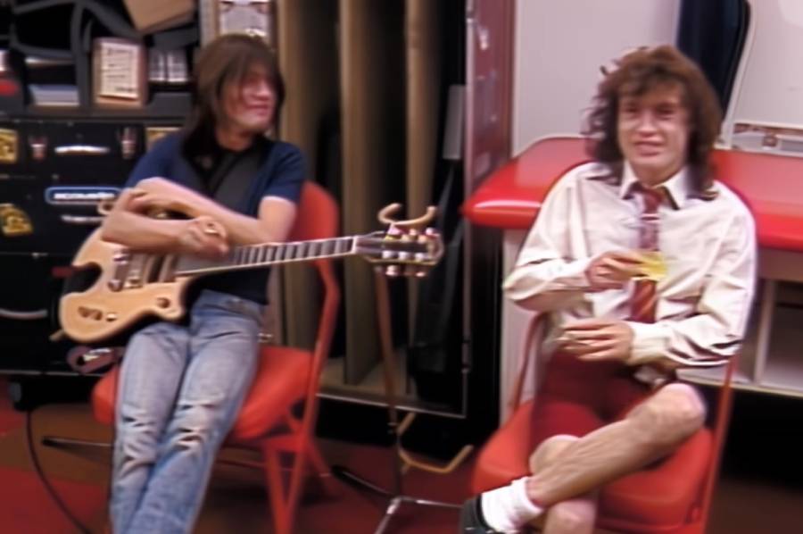 AC/DCが1983年アメリカ・ツアーのレアな楽屋映像を公開！