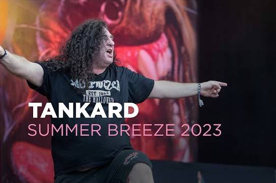 TANKARDの『SUMMER BREEZE 2023』でのパフォーマンスを捉えたプロショット映像が公開！