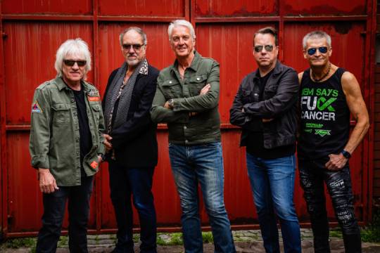 スティーヴ・オーヴァーランド率いるFMが5月にニュー・アルバム「OLD