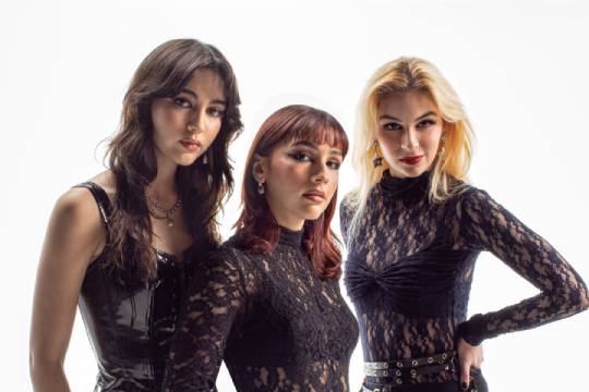 メキシコの3姉妹ハード・ロッカーTHE WARNINGが6月にニュー・アルバム「KEEP ME FED」をリリース！ 先行シングルのMVが公開中！