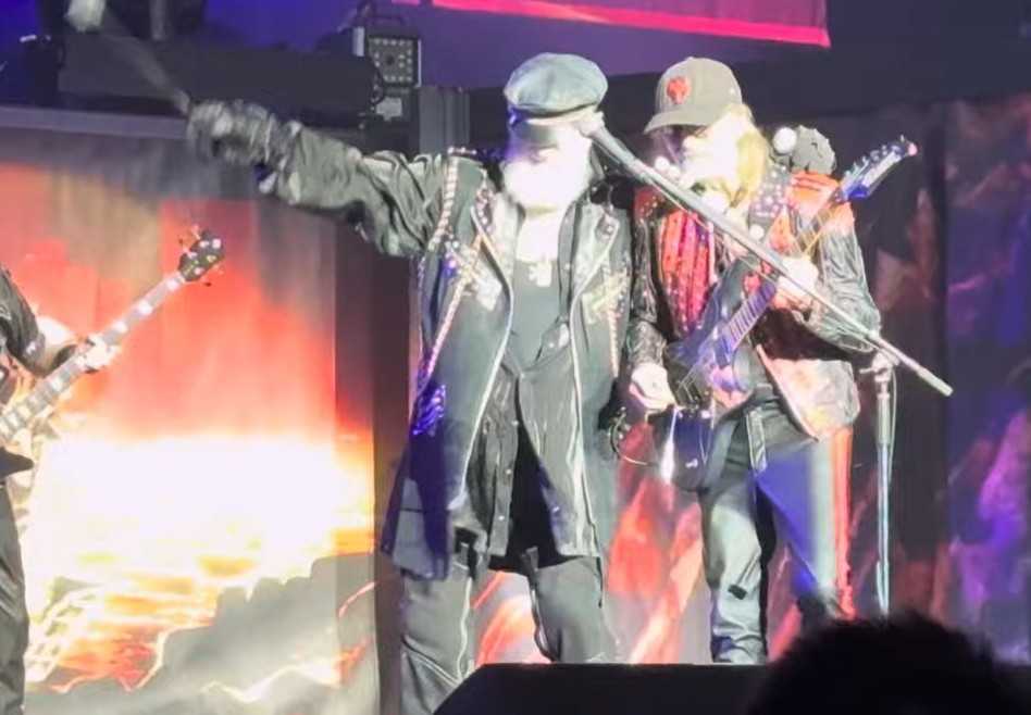 JUDAS PRIEST“Shield of Pain”欧州ツアーのロンドン公演にパーキンソン病闘病中のグレン・ティプトン登場で満場の喝采。万感の思いを込めたオジー追悼も
