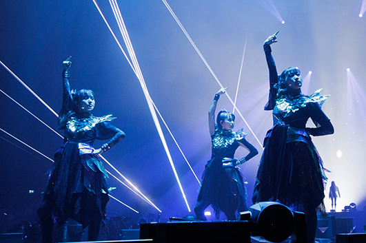 BABYMETAL、日本人グループ史上初の単独公演ロンドン・O2アリーナ単独公演より「from me to u（feat. Poppy）」ライヴ映像公開！