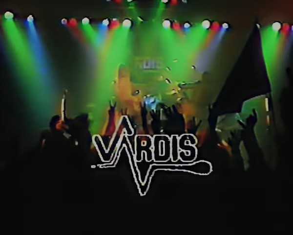 NWOBHM期英国豪快ハード・ロッカーVARDISの1981年発掘プロショット・ライヴ映像がバンドの公式YouTubeチャンネルにて公開。リアルなNWOBHM時代の空気がここに！