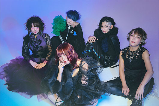 メロディック・メタルの新鋭 Monochrome Cinderella、1stアルバム「Beyond The ANSEmble」からの先行デジタル・シングル第三弾“Against The Grey Vortex”の配信を開始!