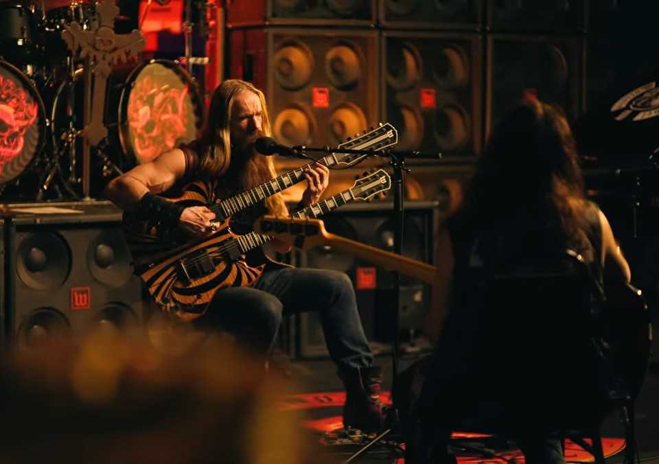 ザック・ワイルドがBLACK LABEL SOCIETY新作「ENGINES OF DEMOLITION」より、話題のオジー追悼曲“Ozzy's Song”のMVを公開。オジーの音楽活動において“最も近しい身内”と呼ぶに相応しい男がついに自らの音楽活動で故人への想いを思うぞんぶん表明!!