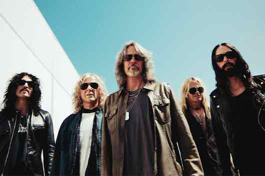THE DEAD DAISIES、ニュー・シンガーとしてケリー・ハンセンが加入し新曲 “Lift Me Up” をリリース。HURRICANE時代の盟友ダグ・アルドリッチとも再合体！
