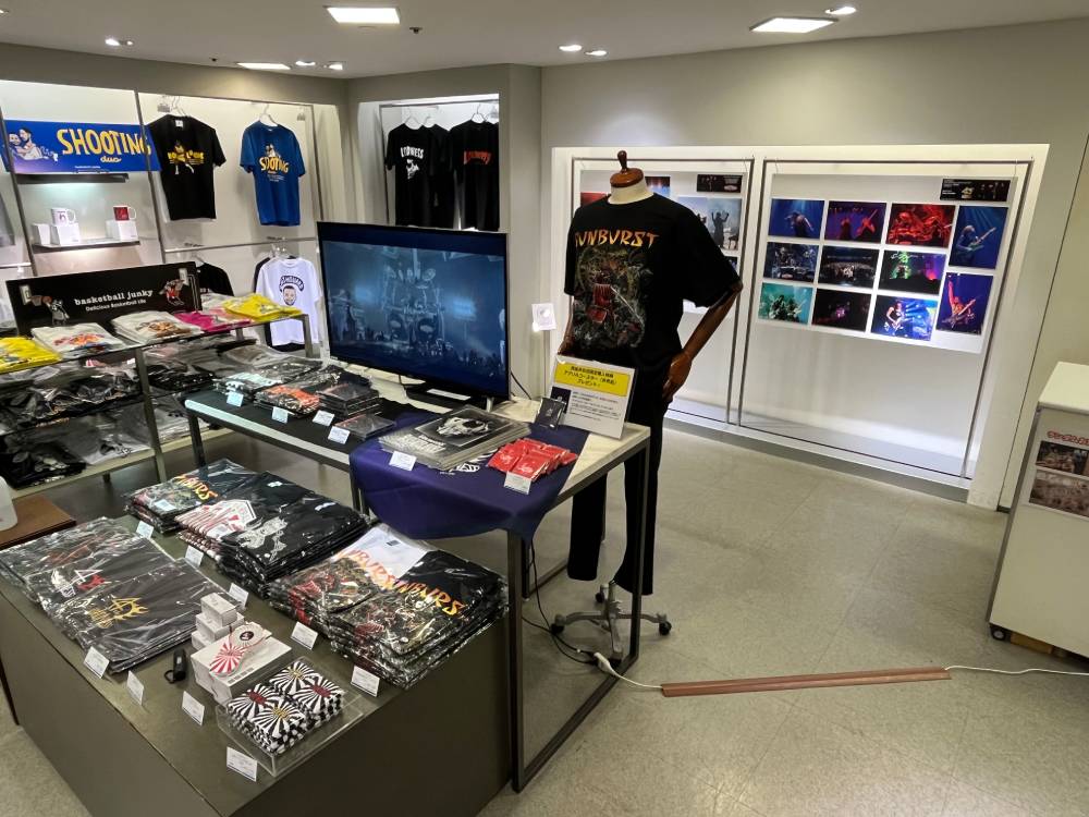 LOUDNESSの直筆サイン入りパネルが当たる写真パネル展が開催