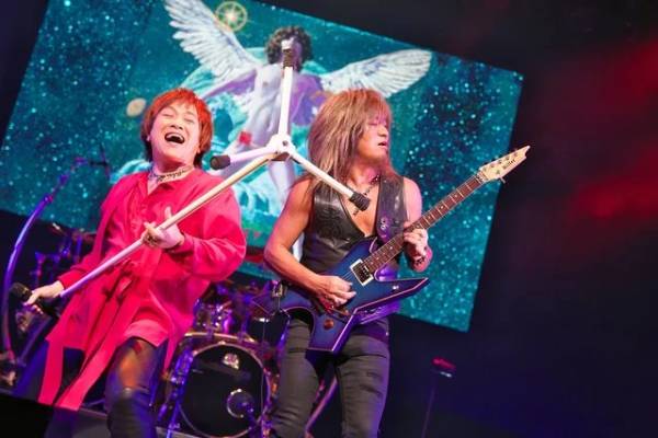 LAZY「宇宙船地球号」完全再現ライブ・レポート＠東京EX THEATER